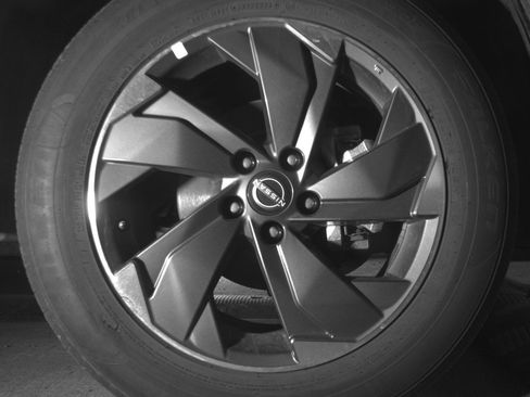 Used 2025 Nissan Rogue SV FWD image 13