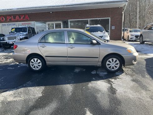 Used 2005 Toyota Corolla CE image 4