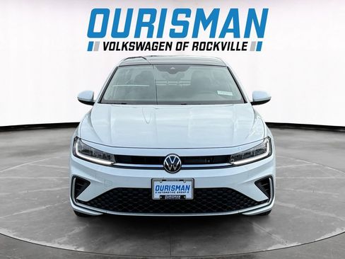 New 2026 Volkswagen Jetta SE image 8