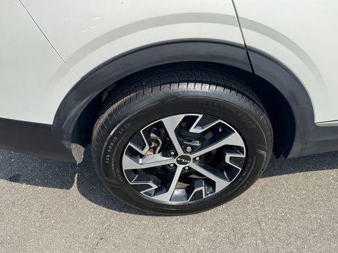 Used 2023 Kia Sportage EX AWD/4WD image 11