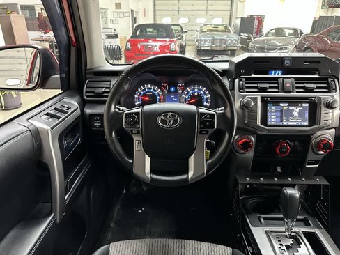 Used 2018 Toyota 4Runner SR5 image 19
