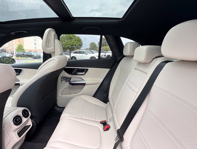 Used 2023 Mercedes-Benz GLC 300 4MATIC image 28