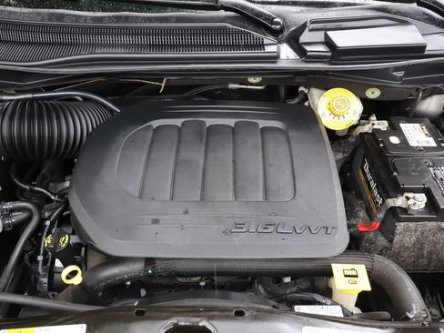 Used 2020 Dodge Grand Caravan SXT FWD image 34