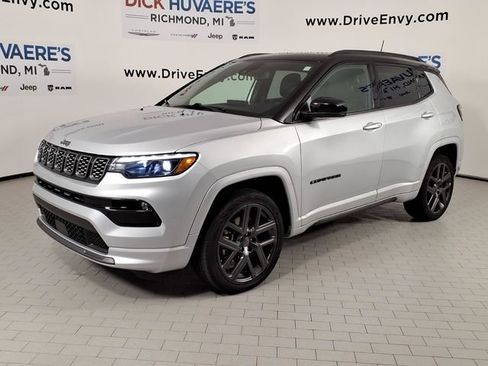 Used 2024 Jeep Compass Limited w/ High Altitude Package AWD/4WD image 1