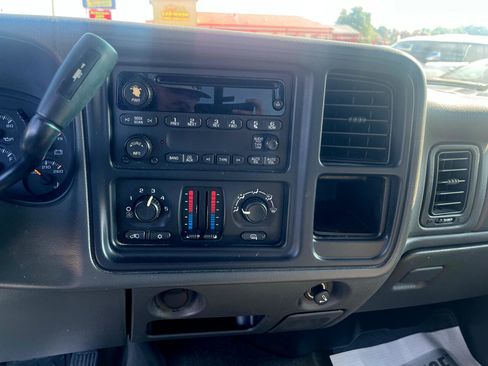 Used 2005 Chevrolet Silverado 1500 LS w/ Light Duty Power Package image 10