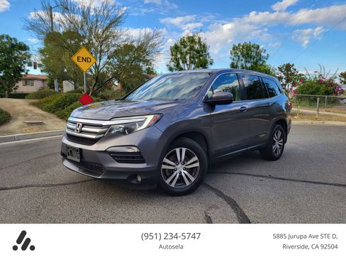 Used 2017 Honda Pilot EX image 2