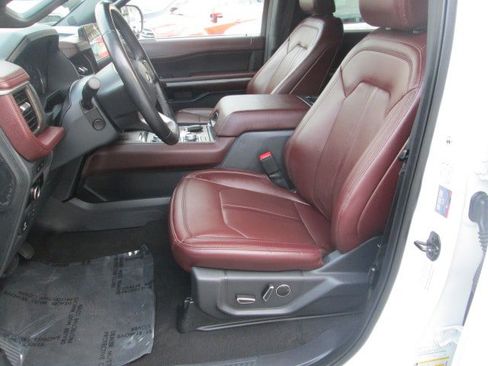 Used 2024 Ford Expedition Max Limited AWD/4WD image 10