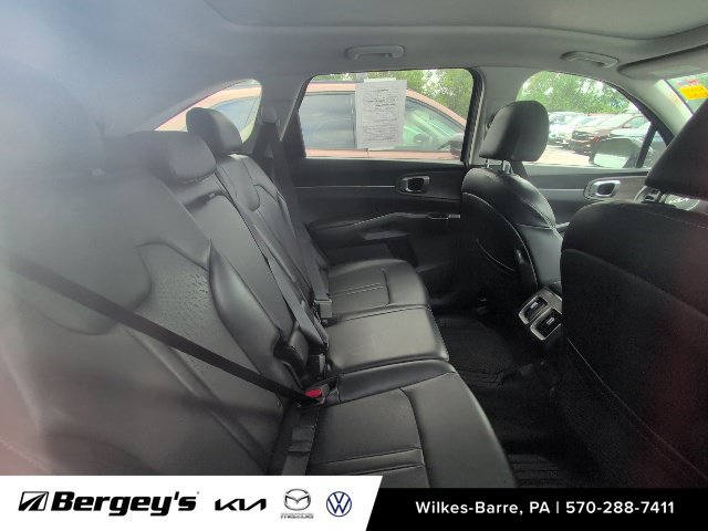 Used 2022 Kia Sorento S w/ Panoramic Sunroof Package AWD/4WD image 8