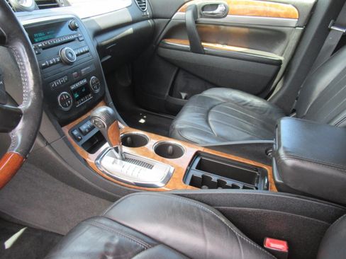 Used 2012 Buick Enclave Leather FWD image 17