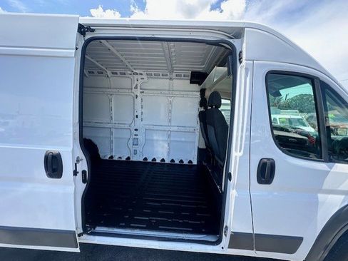 Used 2017 RAM ProMaster 2500 image 10