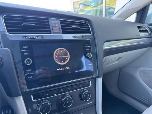 Used 2018 Volkswagen Golf Alltrack SE AWD/4WD image 14