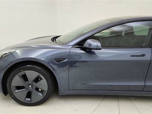 Used 2023 Tesla Model 3 Standard Range image 9