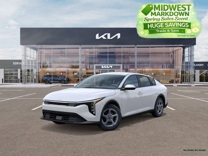 New 2025 Kia K4 LXS