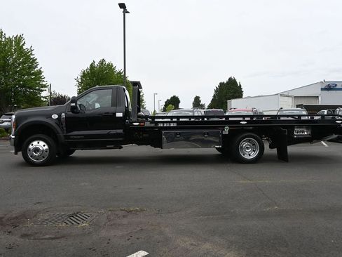 Used 2024 Ford F550 4x4 Regular Cab Super Duty image 4