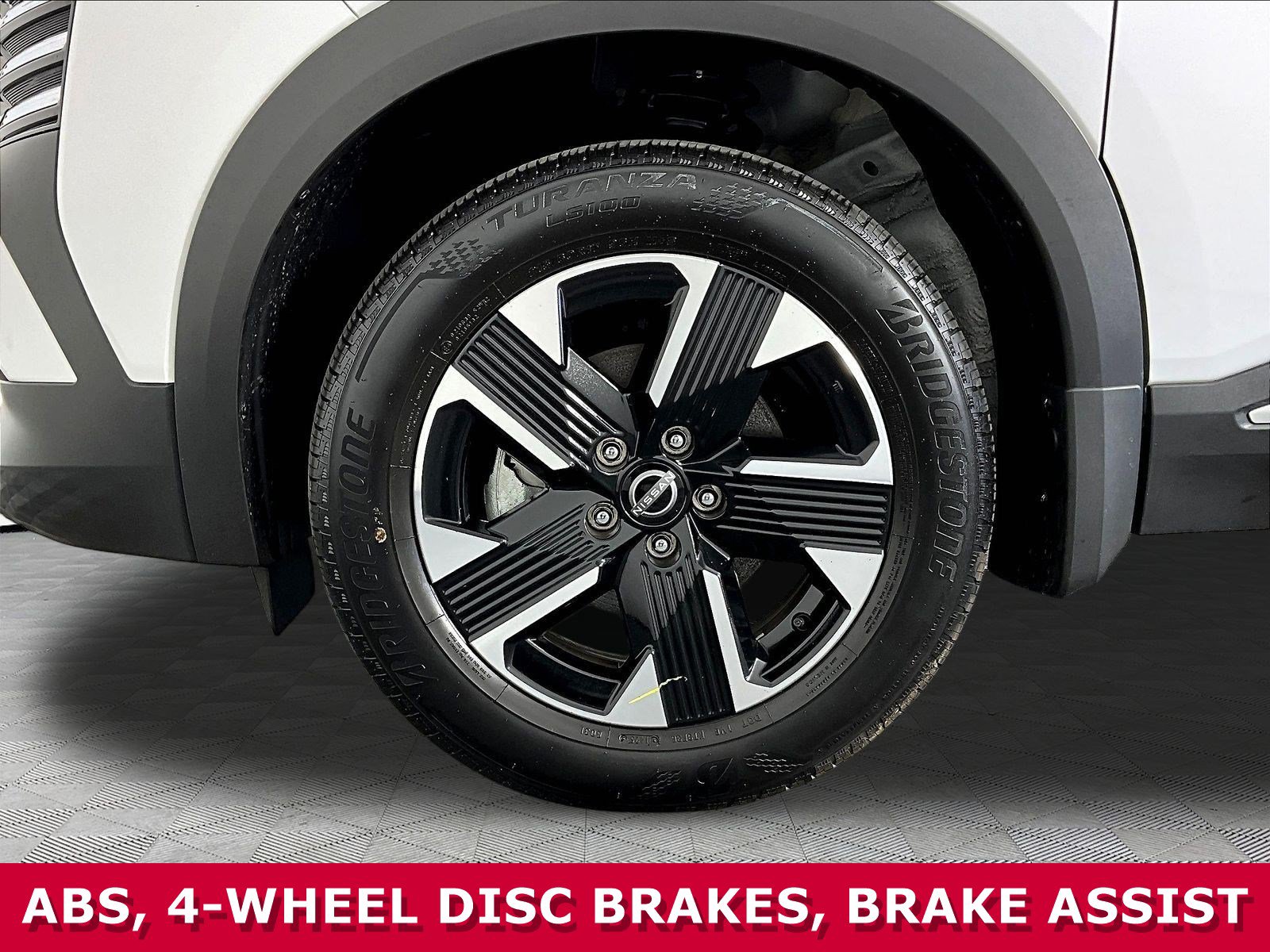 Used 2025 Nissan Kicks SV AWD/4WD image 30