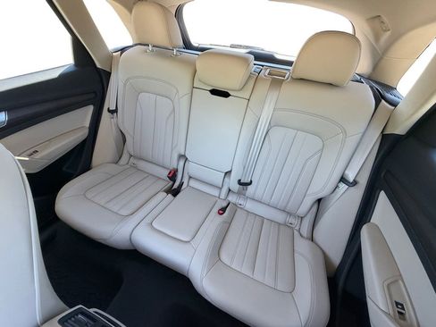 Used 2023 Audi Q5 2.0T Premium w/ Convenience Package AWD/4WD image 25
