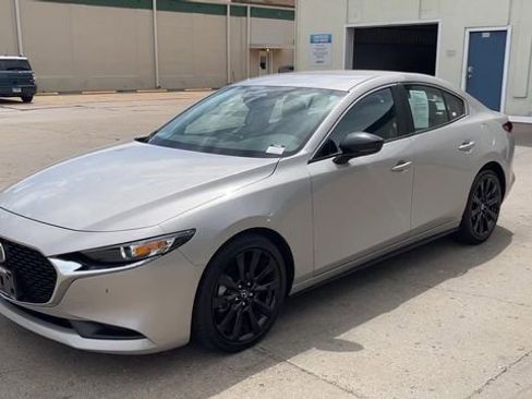 Used 2024 MAZDA MAZDA3 s FWD image 4