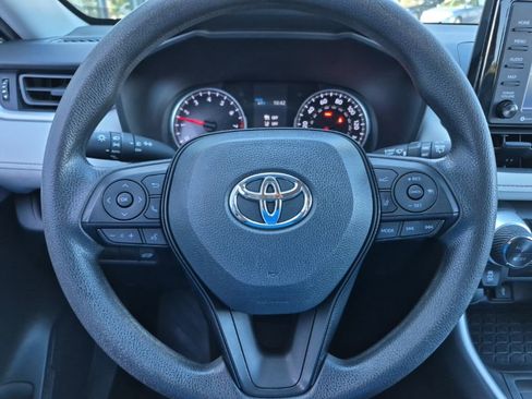 Used 2021 Toyota RAV4 XLE w/ Convenience Package image 21