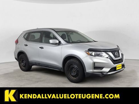 Used 2018 Nissan Rogue S AWD/4WD image 3