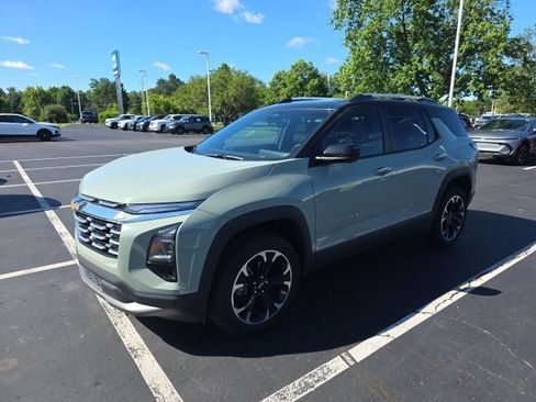 Used 2025 Chevrolet Equinox LT w/ Convenience Package II AWD/4WD image 2