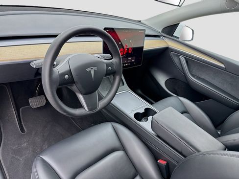 Used 2023 Tesla Model Y Long Range AWD/4WD image 7