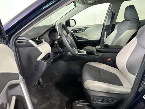 Used 2023 Toyota RAV4 XLE w/ Convenience Package image 11