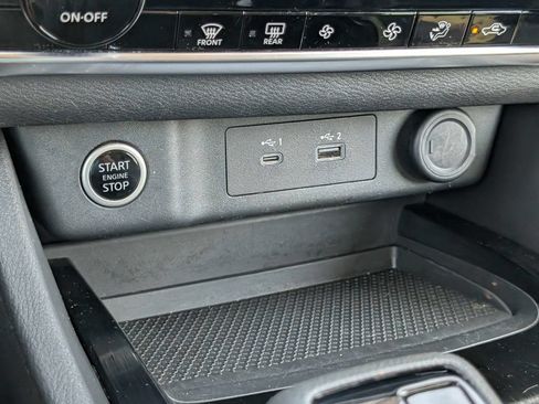 Used 2023 Nissan Rogue SV AWD/4WD image 21