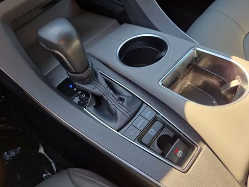 Used 2021 Toyota Avalon XLE w/ Moonroof Package FWD image 22