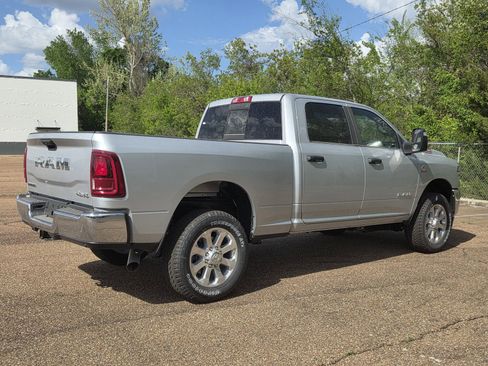 New 2026 RAM 2500 Big Horn AWD/4WD image 3