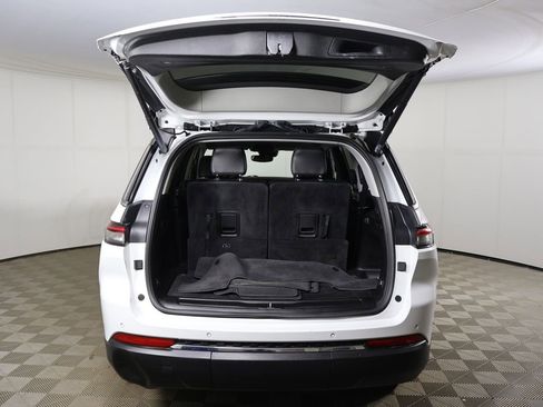 Used 2022 Jeep Grand Cherokee L Limited image 19