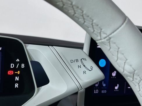 Used 2023 Volkswagen ID.4 Pro S image 24