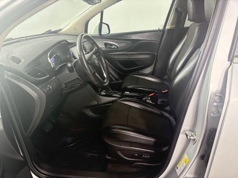 Used 2021 Buick Encore Preferred FWD image 19