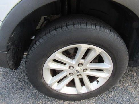 Used 2015 Ford Explorer XLT image 9