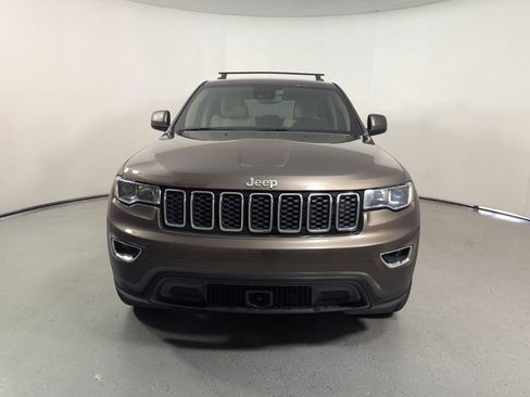 Used 2021 Jeep Grand Cherokee Laredo RWD image 2