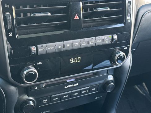 Used 2023 Lexus GX 460 Premium image 25