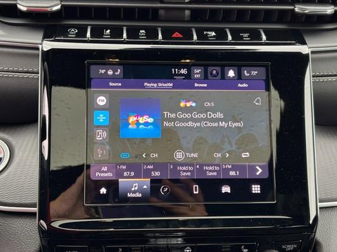 New 2025 Jeep Grand Cherokee Laredo image 18