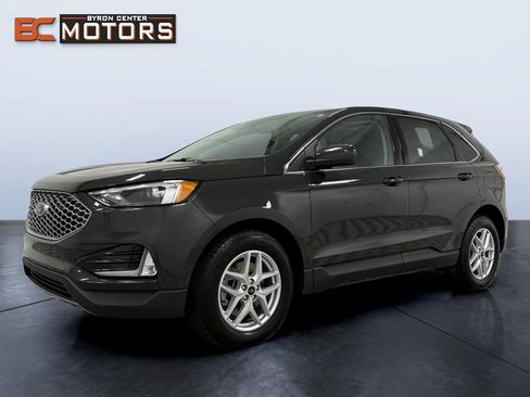 Used 2023 Ford Edge SEL w/ Convenience Package image 2