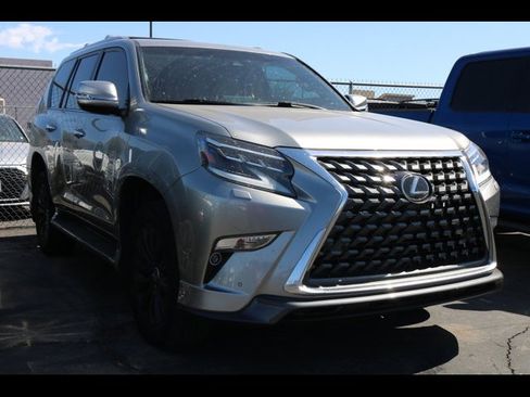 Used 2023 Lexus GX 460 Premium w/ Accessory Package AWD/4WD image 4