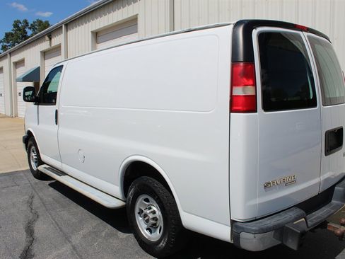 Used 2014 GMC Savana 2500 RWD image 4