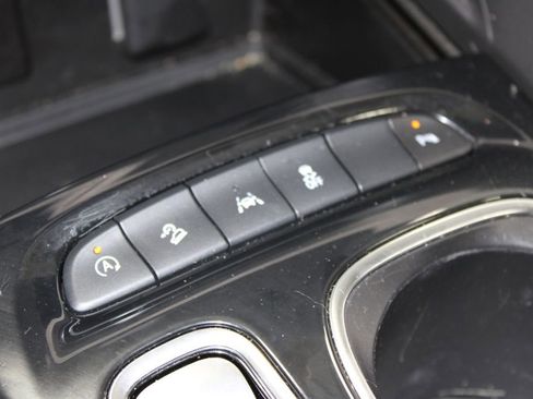 Used 2023 Buick Envision Essence AWD/4WD image 44