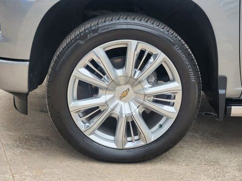 Used 2023 Chevrolet Silverado 1500 High Country w/ High Country Premium Package image 17