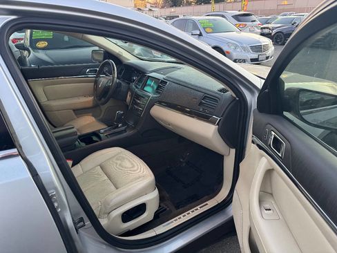 Used 2013 Lincoln MKS image 15