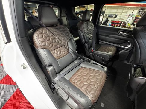 Used 2025 Nissan Armada Platinum AWD/4WD image 10