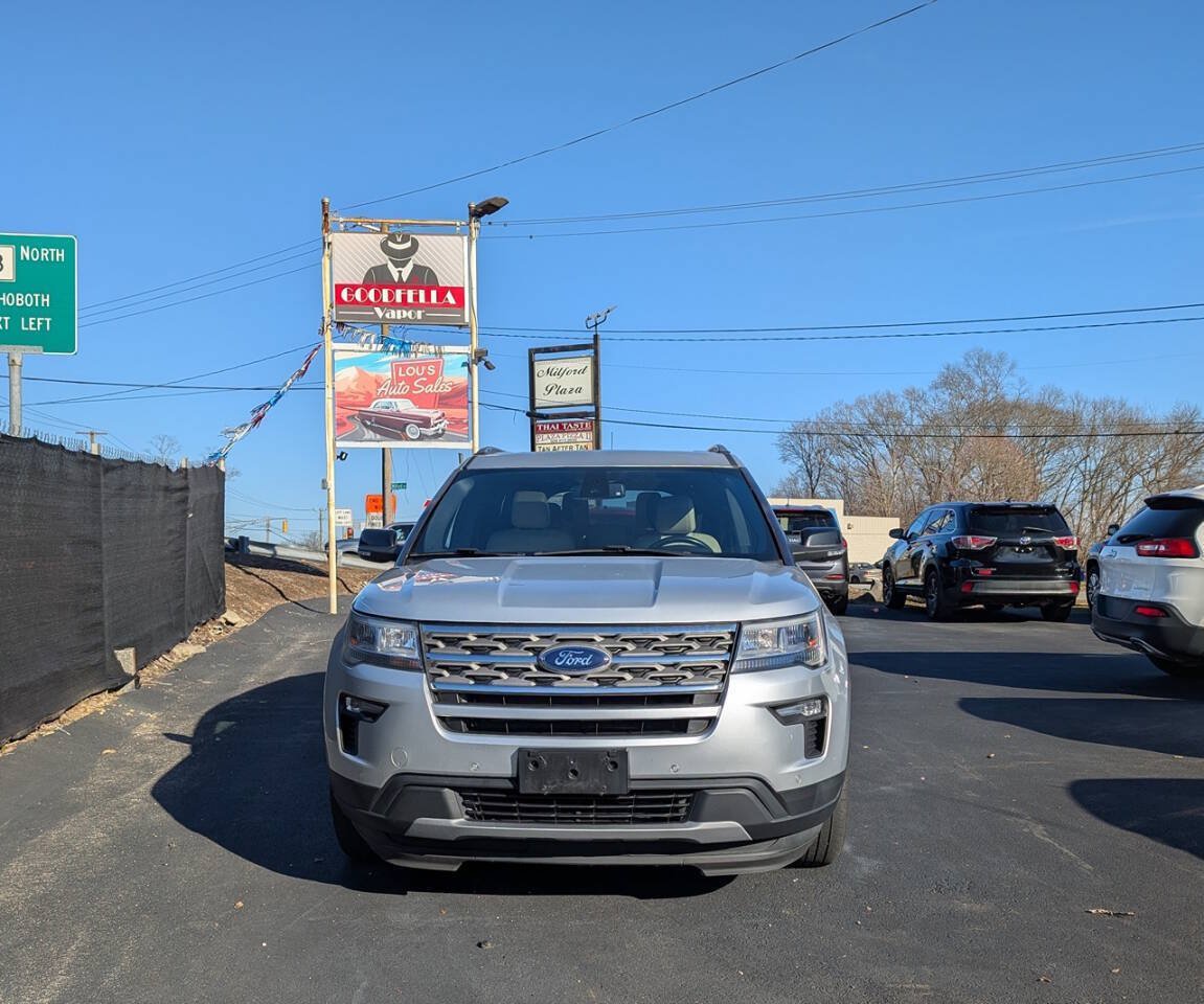 Used 2018 Ford Explorer XLT w/ Equipment Group 202A AWD/4WD image 3