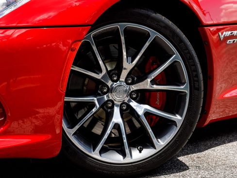 Used 2017 Dodge Viper GTC RWD image 36