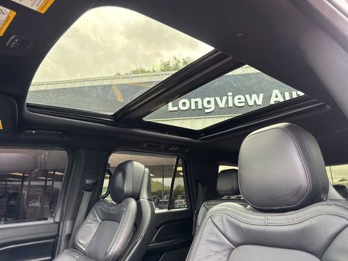 Used 2020 Lincoln Navigator L Reserve w/ Equipment Group 208A Reserve image 23