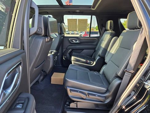 Used 2023 Chevrolet Tahoe Premier AWD/4WD image 30