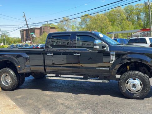 Used 2017 Ford F350 XLT w/ XLT Premium Package AWD/4WD image 5