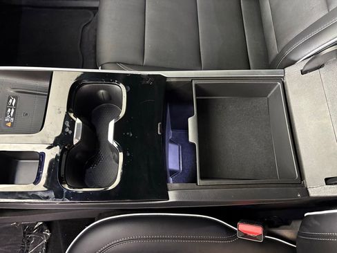 Used 2025 Buick Enclave Preferred image 31