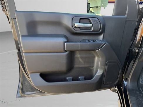 Used 2021 Chevrolet Silverado 2500 Custom w/ Custom Convenience Package image 6